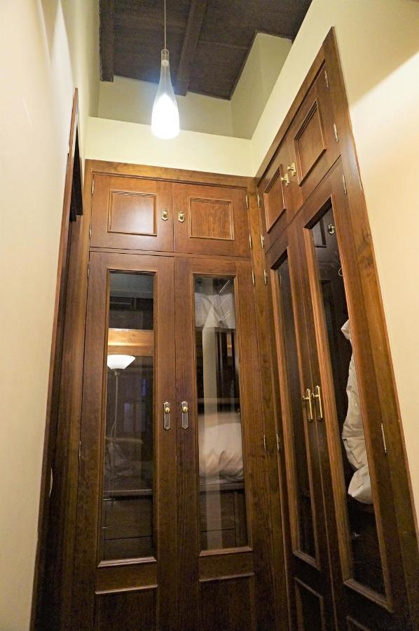 Feria Palace Apartment Севиля Екстериор снимка