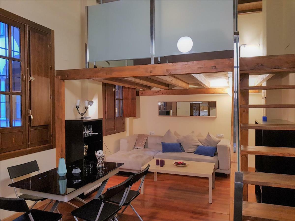 Feria Palace Apartment Севиля Екстериор снимка